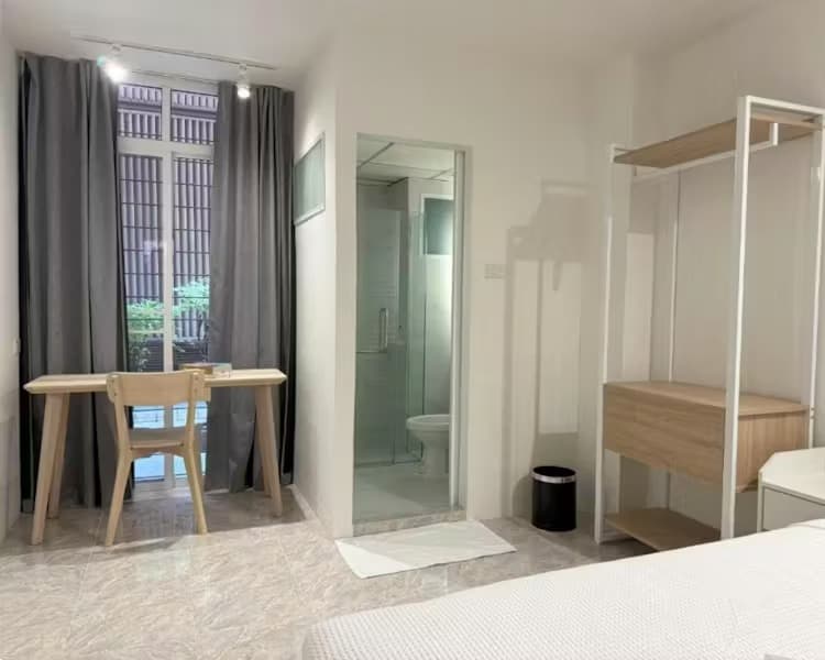 Deluxe Room — main view